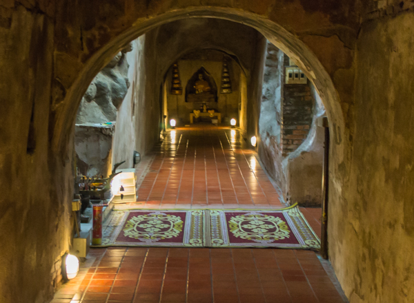Meditation cave at Wat Umong. 